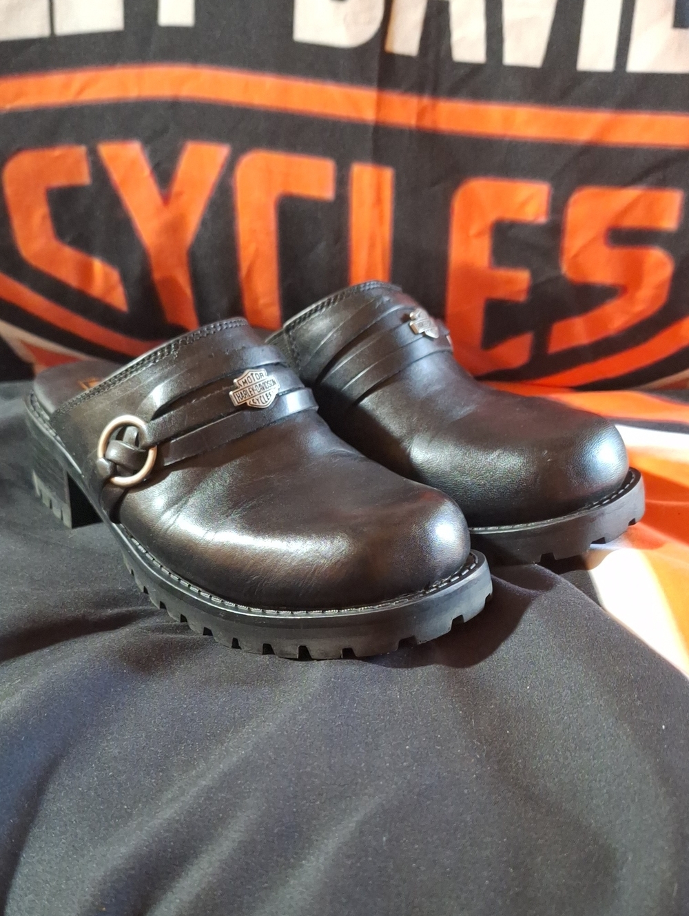 Vintage Harley Davidson Women's Black Leather Mule Clogs with Metal Accent